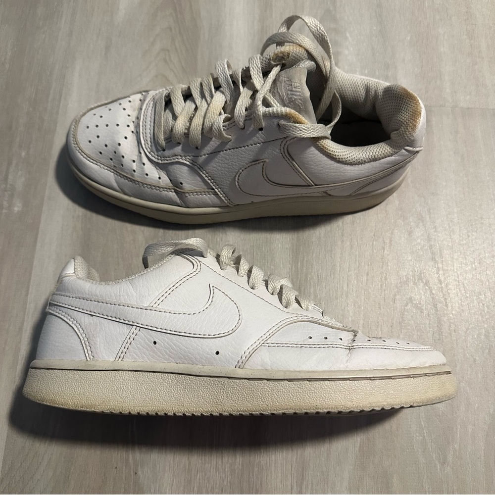 Nike Woman’s Sneakers Sz 6.5